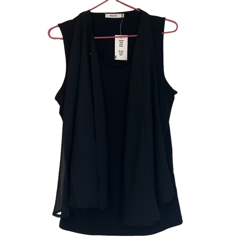 NWT Ricki’s Black Fly Away Top